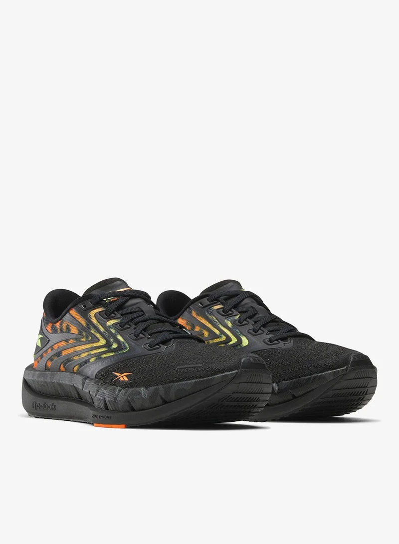 ريبوك سنيكرز فلوت زيج تريد